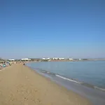 Golden Paros 아파트 흐리시 악티